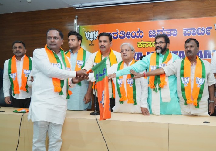 Hiriyur By-Election Heats Up; Dugollara Sangh Leader Rajanna Joins BJP