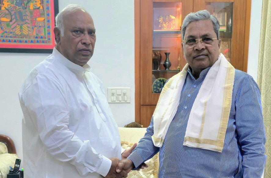 Kharge Hails Siddaramaiah’s Legacy, Calls His Tenure a Reflection of Social Justice